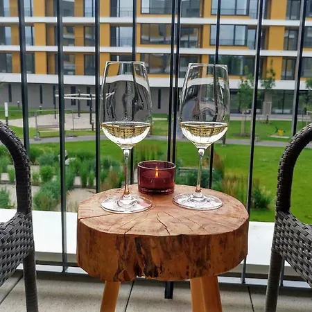 Newly Built Bachelor Pad In Outer City Center Διαμέρισμα *