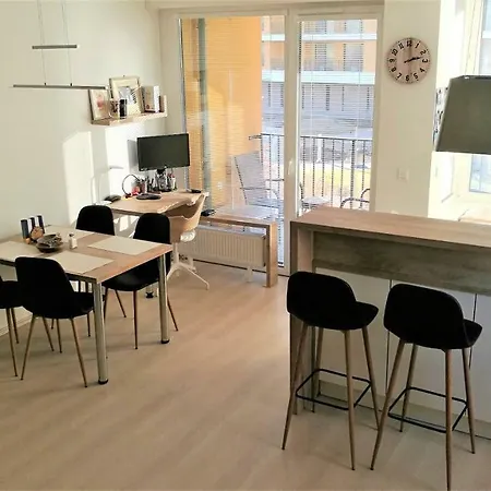 Διαμέρισμα Newly Built Bachelor Pad In Outer City Center