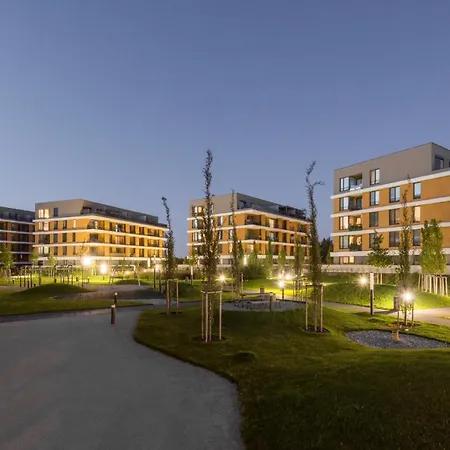 Newly Built Bachelor Pad In Outer City Center Διαμέρισμα Μπρατισλάβα