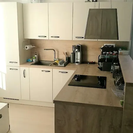 Newly Built Bachelor Pad In Outer City Center Apartment